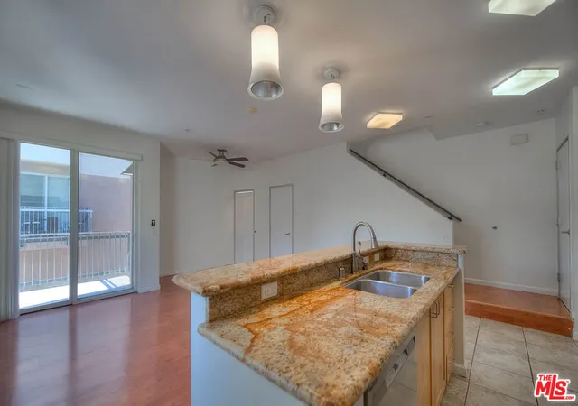 4th image of 302 E 19Th St, Long Beach, CA 90806