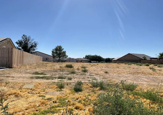 7th image of 26684 Topsail Ave, Helendale, CA 92342 | MLS# HD26140269