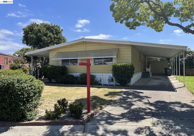 Photo 1 of Sale Pending at 29000 Guildhall Rd, Hayward, CA 94544 | MLS# 41139886 | Listing updated on 2026-09-22