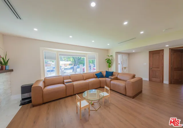 Homes for sale in Reseda, CA | 6414 Corbin Ave, Reseda, CA 91335 | MLS# 26853079