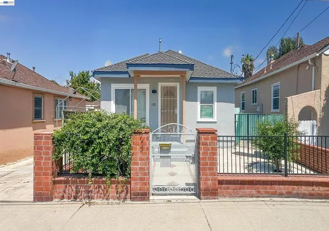 1st image of 428 W Broadmoor Blvd, San Leandro, CA 94577 | MLS# 41139898