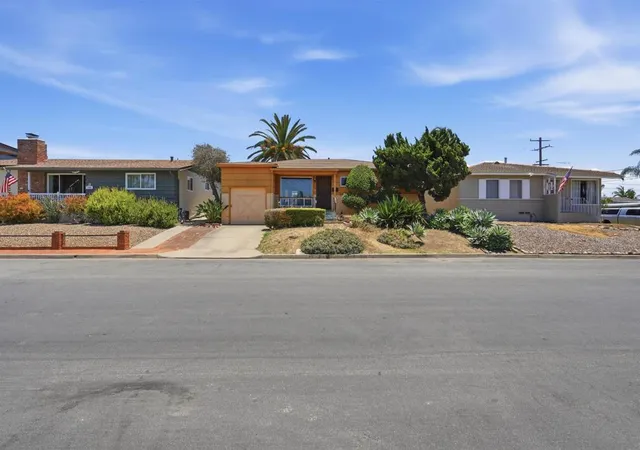 Photo 2 of Sale Pending at 1511 Lieta St, San Diego, CA 92110 | MLS# 260015718SD | Listing updated on 2026-06-30