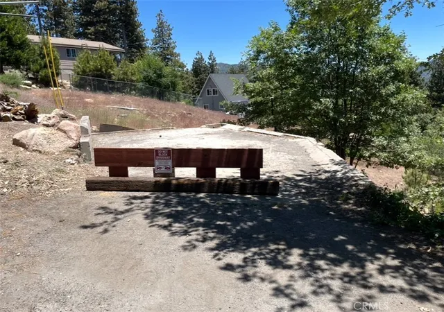 Homes for sale in Running Springs, CA | 31533 Circle View Dr, Running Springs, CA 92382 | MLS# TR26139772