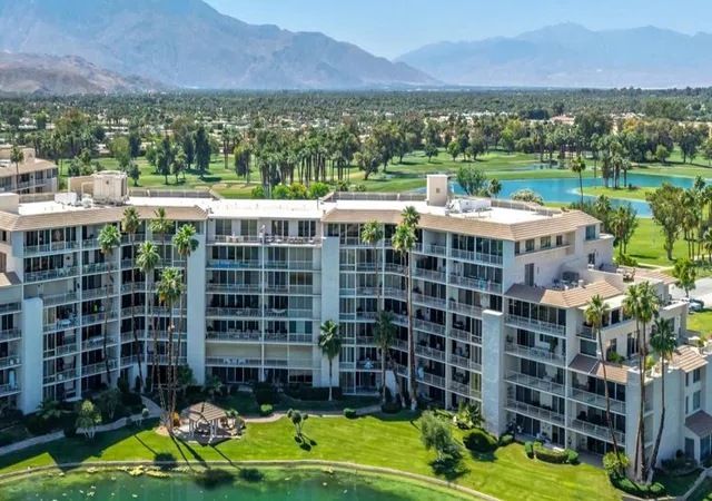 Listing Photo 4 - Condo for sale in building located at 900 Island Dr, Rancho Mirage, CA 92270 - Unit #703