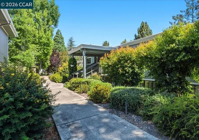 2nd image of 1150 Canyonwood Ct #4, Walnut Creek, CA 94595 | MLS# 41139909