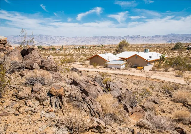Photo 4 of Single family home for sale at 63525 Moonlight Mesa, Joshua Tree, CA 92252 | MLS# JT26138267 | Listing updated on 2026-07-14