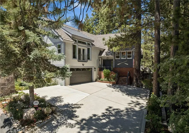 3rd image of 304 Lake Knoll Dr, Lake Arrowhead, CA 92352 | MLS# IG26133943