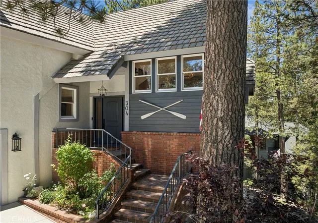 4th image of 304 Lake Knoll Dr, Lake Arrowhead, CA 92352 | MLS# IG26133943