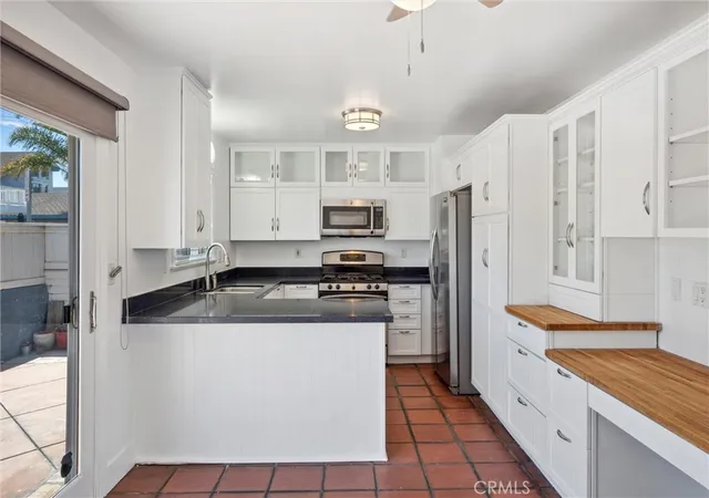 Photo 3 of Single family home for sale at 336 Canal St, Newport Beach, CA 92663 | MLS# NP26132984 | Listing updated on 2026-09-25