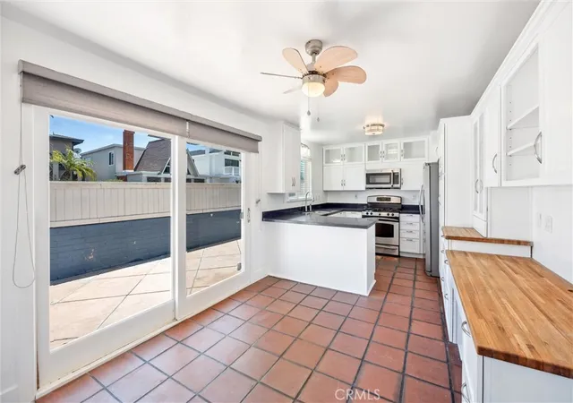 Photo 4 of Single family home for sale at 336 Canal St, Newport Beach, CA 92663 | MLS# NP26132984 | Listing updated on 2026-09-25