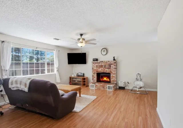 3rd image of 534 Lola Ln, Patterson, CA 95363 | MLS# ML82052472