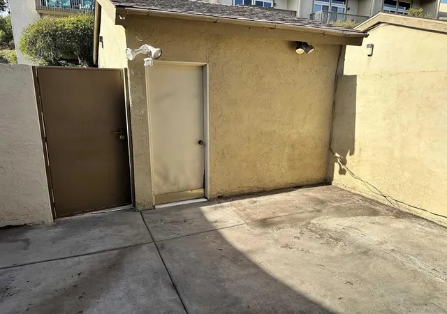 Listing Photo 5 - Condo for sale in building located at 7700Th Pkwy Dr, La Mesa, CA 91942 - Unit #44
