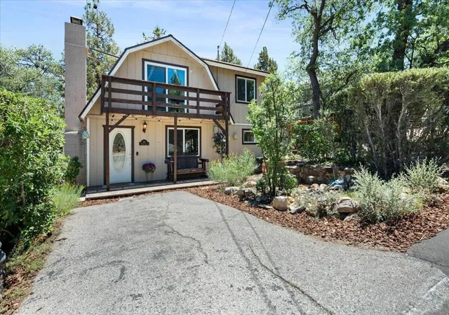 Photo 2 of Single family home for sale at 819 Holmes Ln, Sugarloaf, CA 92386 | MLS# 219149706DA | Listing updated on 2026-07-02