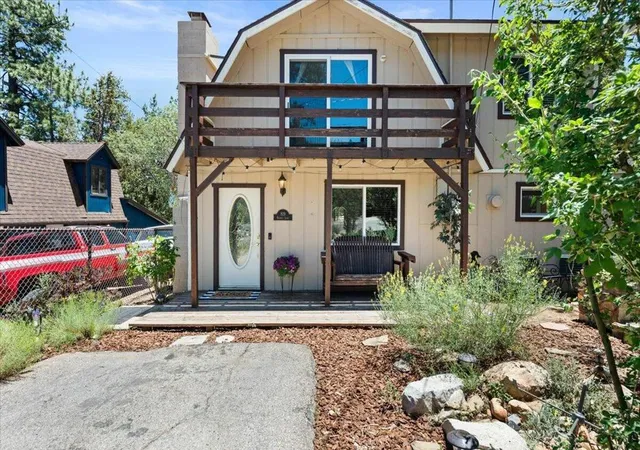 Photo 3 of Single family home for sale at 819 Holmes Ln, Sugarloaf, CA 92386 | MLS# 219149706DA | Listing updated on 2026-07-02