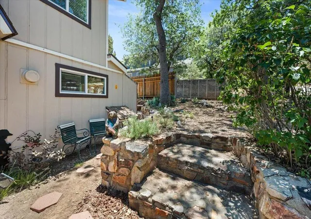 Photo 4 of Single family home for sale at 819 Holmes Ln, Sugarloaf, CA 92386 | MLS# 219149706DA | Listing updated on 2026-07-02