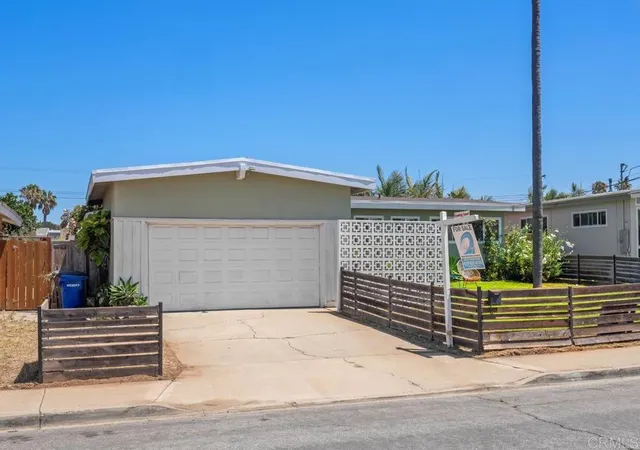Photo 3 of Single family home for sale at 330 Donax Ave, Imperial Beach, CA 91932 | MLS# PTP2604908 | Listing updated on 2026-08-31