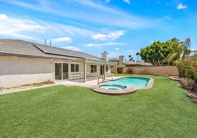 image of 76 Sutton Pl S, Palm Desert, CA 92211 | MLS# 219149710DA