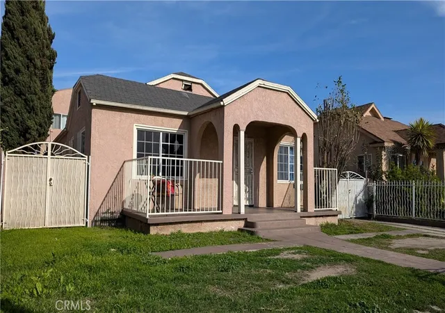 Photo 1 of Single family home for sale at 3854 Arlington Ave, Los Angeles, CA 90008 | MLS# TR26140567 | Listing updated on 2026-07-02