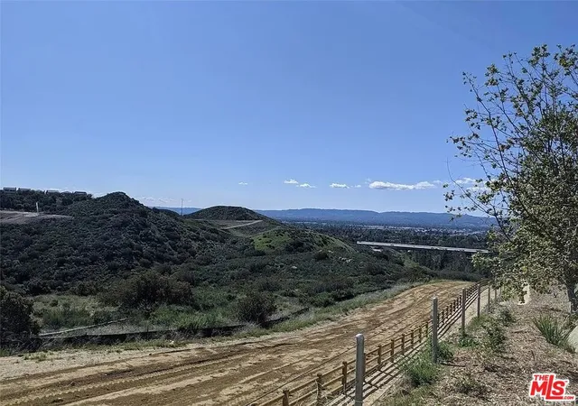 3rd image of 90 Coya Trl, Chatsworth, CA 91311 | MLS# 26853239
