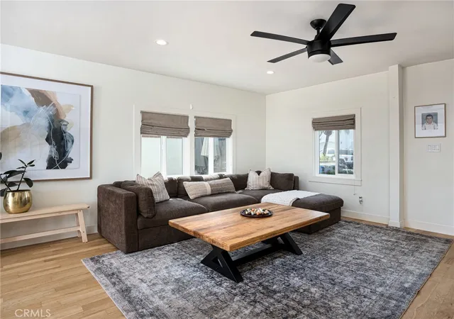 2nd image of 527 W Mariposa Ave, El Segundo, CA 90245 | MLS# SB26139722