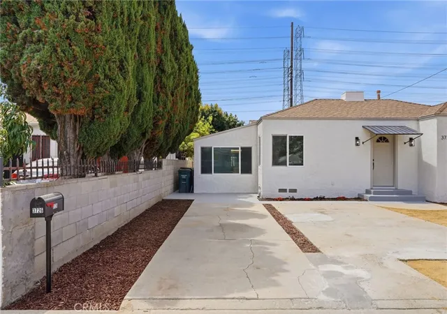 2nd image of 3726 E Iva, Compton, CA 90221 | MLS# DW26136166