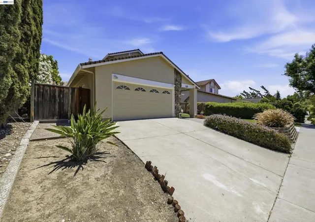 Photo 1 of Single family home for sale at 47108 Yucatan Dr, Fremont, CA 94539 | MLS# 41139940 | Listing updated on 2026-10-30