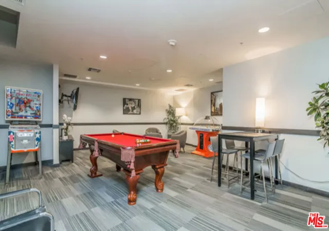 2nd image of 655 S Hope St, Los Angeles, CA 90017