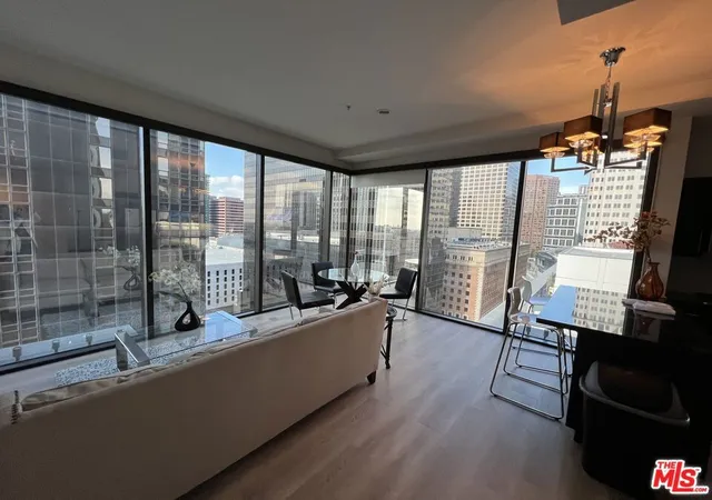1st image of 655 S Hope St #1605, Los Angeles, CA 90017 | MLS# 26853265