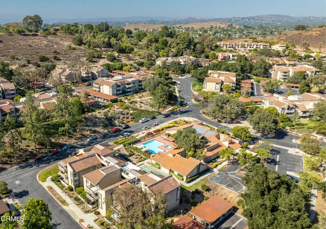 Homes for sale in Thousand Oaks, CA | 324 Chestnut Hill Court, Thousand Oaks, CA 91360 | Houzeo
