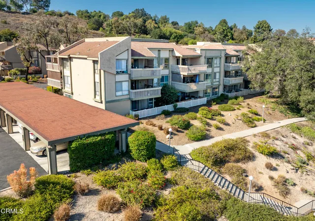 Homes for sale in Thousand Oaks, CA | 324 Chestnut Hill Ct #14, Thousand Oaks, CA 91360 | MLS# V1-37270