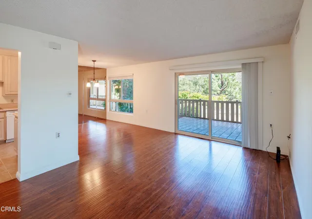 Homes for sale in Thousand Oaks, CA | 324 Chestnut Hill Ct #14, Thousand Oaks, CA 91360 | MLS# V1-37270