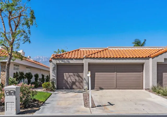 Listing Photo 2 - Condo for sale in building located at 36 Colonial Dr, Rancho Mirage, CA 92270 - Unit #