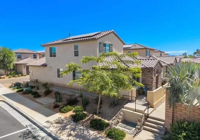 Listing Photo 4 - Condo for sale in building located at 80317 Redstone Wy, La Quinta, CA 92253