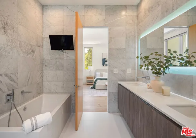 39th image of 436 Norwich Dr, West Hollywood, CA 90048 | MLS# 26853099