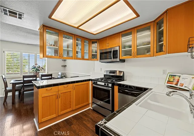 Photo 3 of Townhouse for sale at 15614 Crestview Ln #63, Granada Hills, CA 91344 | MLS# SR26140764 | Listing updated on 2026-10-04