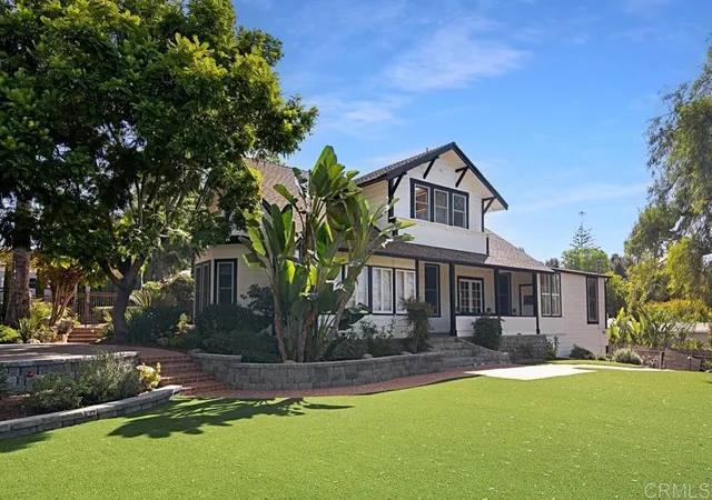 1st image of 210 S Vine St, Fallbrook, CA 92028 | MLS# NDP2606209