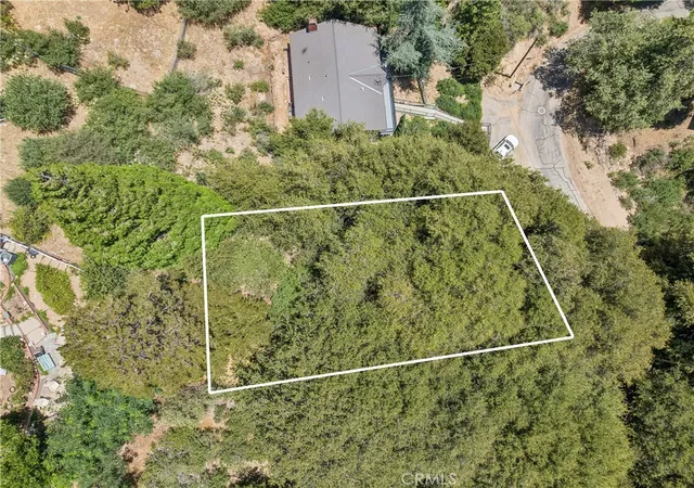 2nd image of 2727 Delle, Crestline, CA 92325 | MLS# IG26140688
