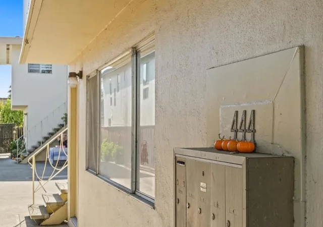Listing Photo 5 - Condo for sale in building located at 444 Villa Ter, San Mateo, CA 94401