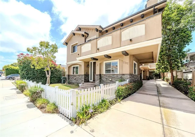 Homes for sale in Redondo Beach, CA | 2702 Gates Ave #A, Redondo Beach, CA 90278 | MLS# PW26140890