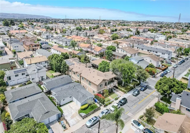 Homes for sale in Redondo Beach, CA | 2702 Gates Ave #A, Redondo Beach, CA 90278 | MLS# PW26140890