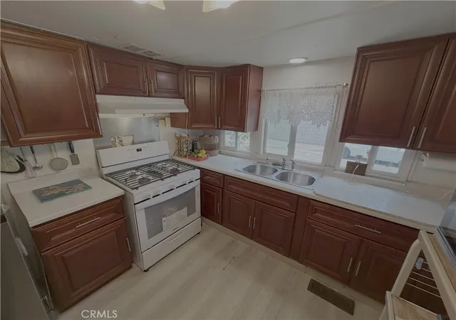 2nd image of 520 E Carson St, Carson, CA 90745 | MLS# PV26140962