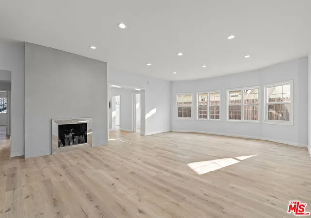 Photo 2 of Single family home for sale at 1250 S Windsor Blvd, Los Angeles, CA 90019 | MLS# 26853527 | Listing updated on 2026-09-30