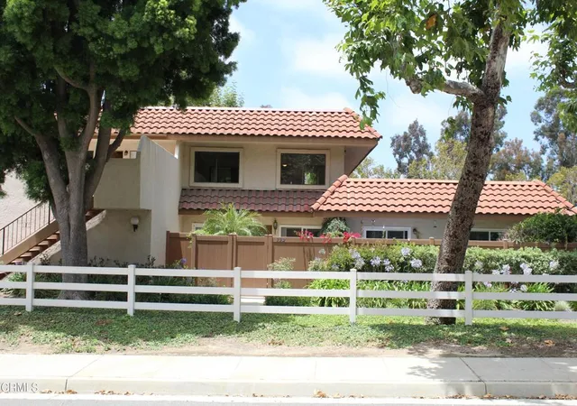 2nd image of 734 Yeats Ln, Ventura, CA 93003 | MLS# V1-37278