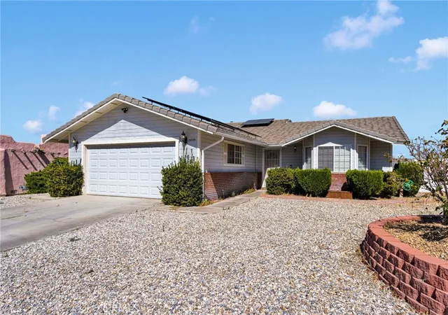 2nd image of 26499 Topsail Ln, Helendale, CA 92342 | MLS# HD26139050