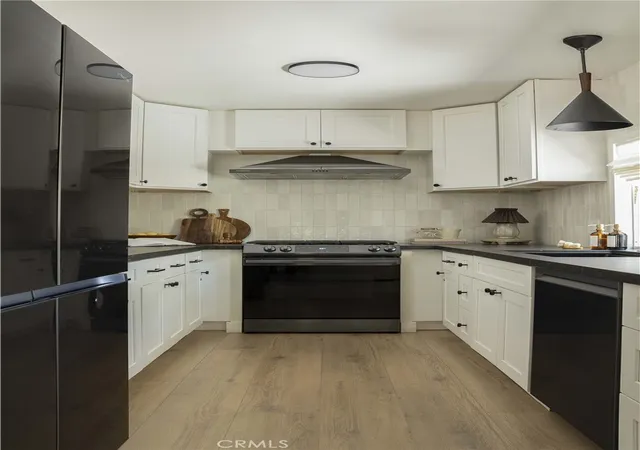 Homes for sale in Twin Peaks, CA | 829 Sierra Vista Dr, Twin Peaks, CA 92391 | MLS# IG26132806