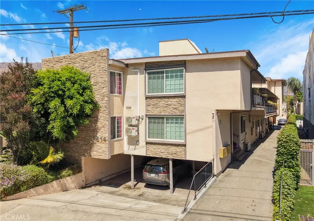 3rd image of 1814 Grismer, Burbank, CA 91504 | MLS# CV26141069