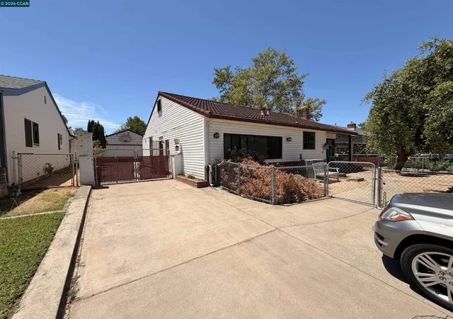 1st image of 3732 Kings Way, Sacramento, CA 95821 | MLS# 41139992