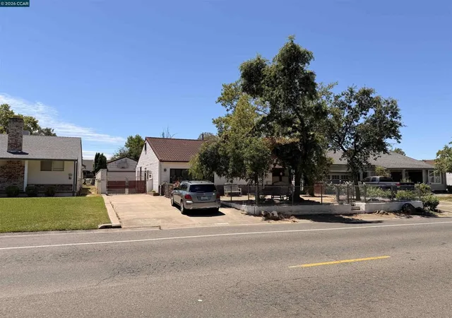 2nd image of 3732 Kings Way, Sacramento, CA 95821 | MLS# 41139992