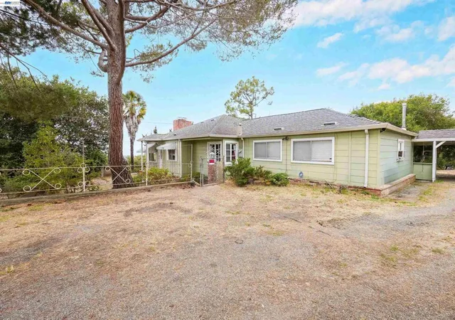 4th image of 26027 Clover Rd, Fairview, CA 94542 | MLS# 41139993