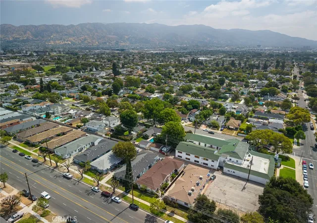 12th image of 1820 N Hollywood, Burbank, CA 91505 | MLS# BB26141109